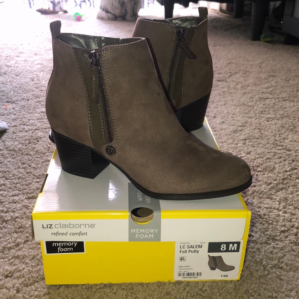 Liz Claiborne "Salem" block heel zip booties